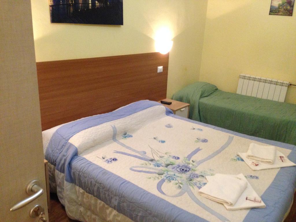 Le Charme House 2 Bed & Breakfast Rome Exterior photo